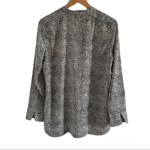 Banana Republic women’s batik Print semi-sheer long sleeve top relaxed fit Small - Picture 2 of 5